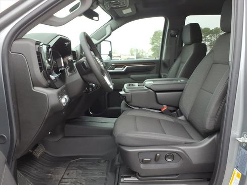 New 2026 GMC Sierra 2500 SLE w/ SLE Value Package; image 12