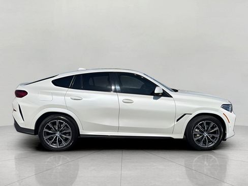 Used 2022 BMW X6 xDrive40i w/ Executive Package AWD/4WD image 8