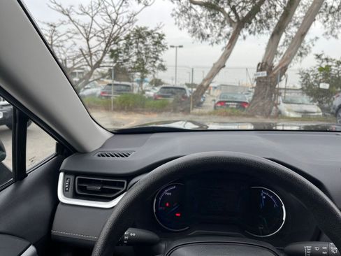 Used 2025 Toyota RAV4 LE image 34