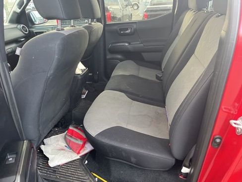 Used 2021 Toyota Tacoma TRD Sport w/ Technology Package image 7