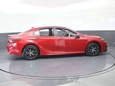 Used 2021 Toyota Camry SE FWD image 7