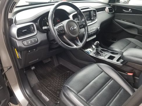 Used 2017 Kia Sorento EX w/ EX V6 Premium Package image 8