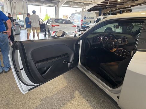 Used 2020 Dodge Challenger SXT w/ Blacktop Package AWD/4WD image 5