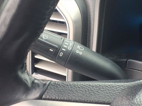 Used 2017 Ford F150 Platinum w/ Equipment Group 701A Luxury image 18