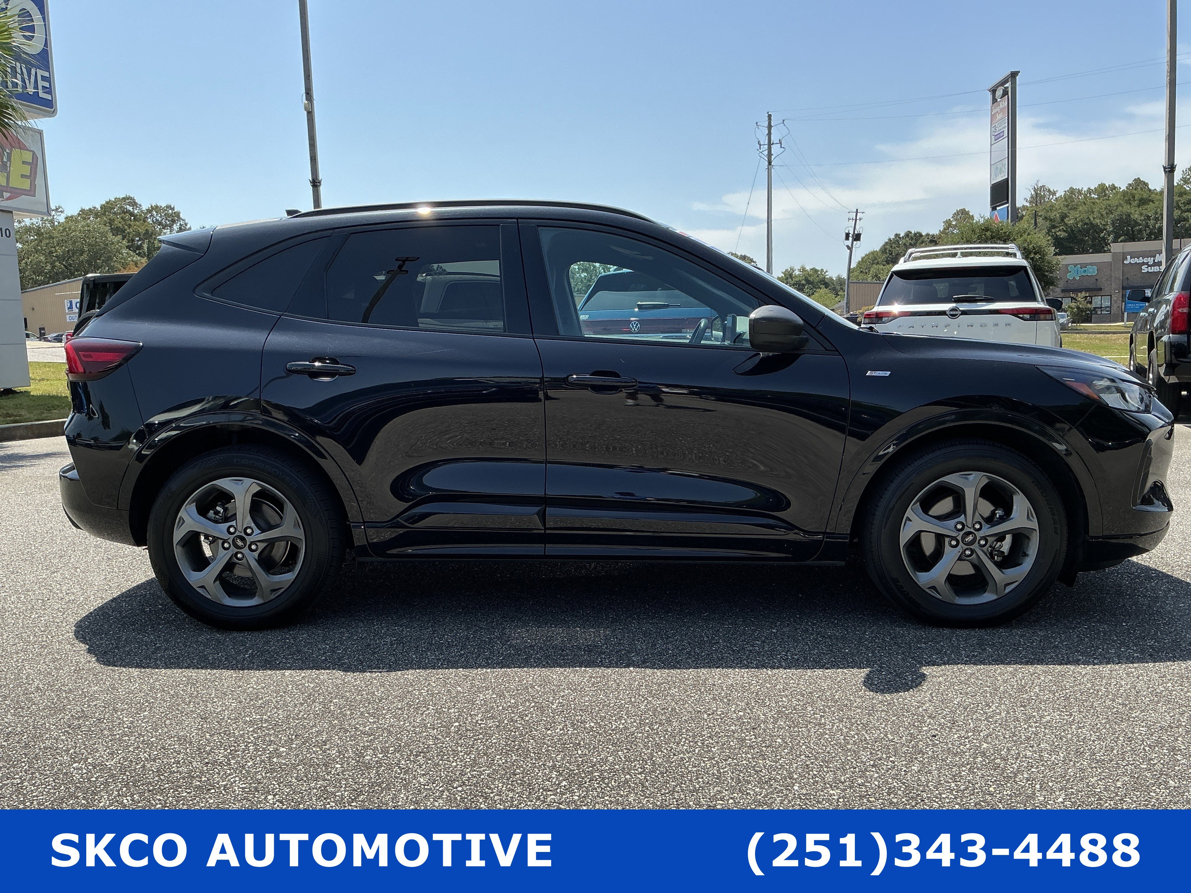 Used 2023 Ford Escape ST-Line FWD image 6
