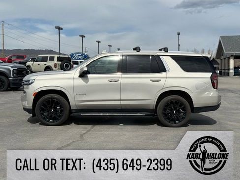 Used 2022 Chevrolet Tahoe LT w/ Luxury Package AWD/4WD image 2