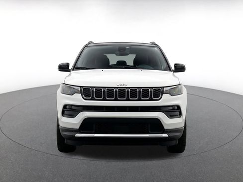Used 2025 Jeep Compass Limited AWD/4WD image 2