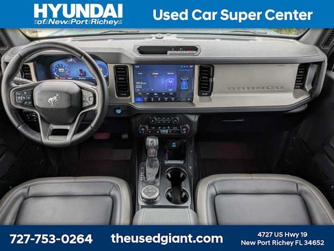 Used 2025 Ford Bronco Outer Banks AWD/4WD image 18