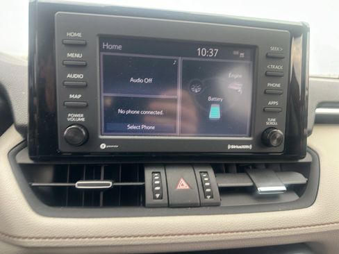 Used 2022 Toyota RAV4 XLE Premium image 15