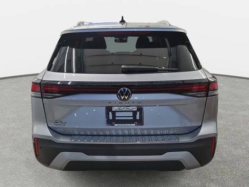 New 2026 Volkswagen Tiguan SE FWD image 5