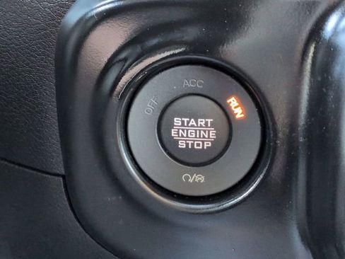 Certified 2021 Jeep Gladiator Sport image 31