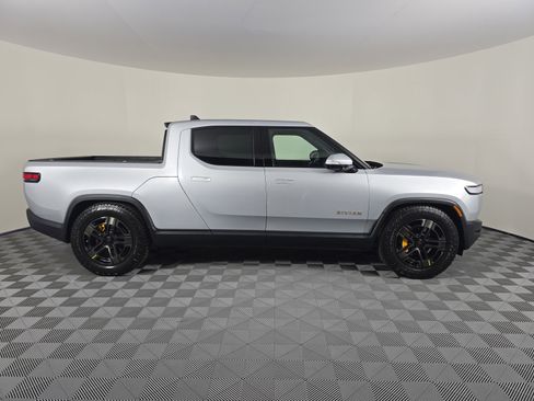 Used 2022 Rivian R1T Adventure image 6