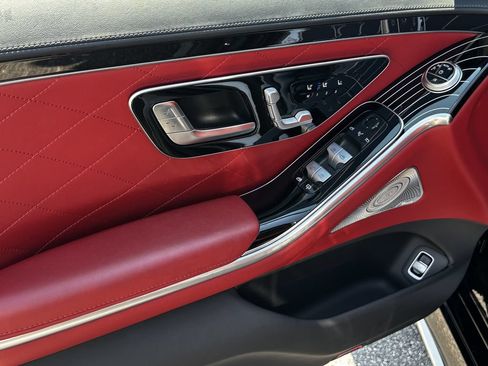 Certified 2025 Mercedes-Benz S 580 4MATIC Sedan image 11