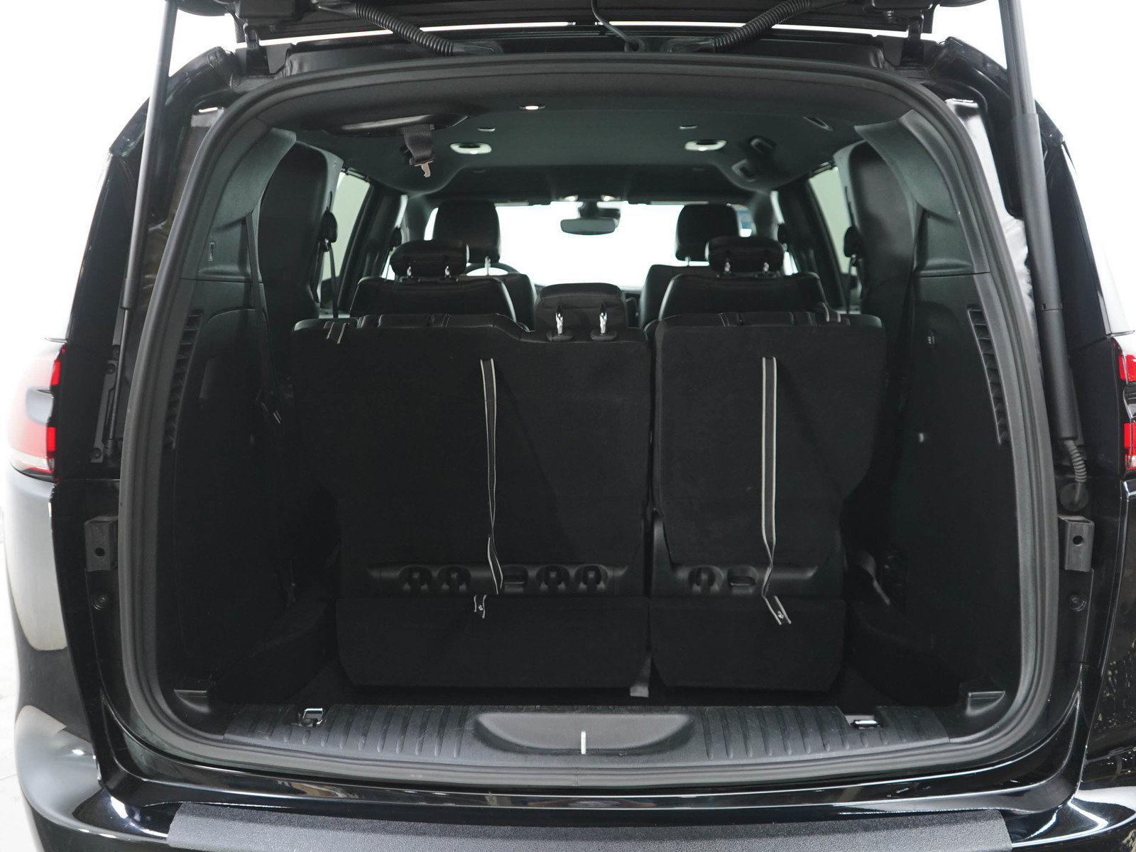 Used 2025 Chrysler Pacifica Select FWD image 18