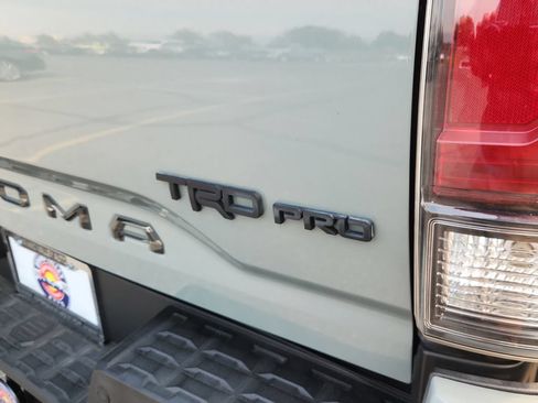 Used 2021 Toyota Tacoma TRD Pro AWD/4WD image 14