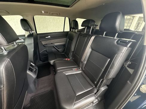 Used 2021 Volkswagen Atlas SE w/ Panoramic Sunroof Package AWD/4WD image 25