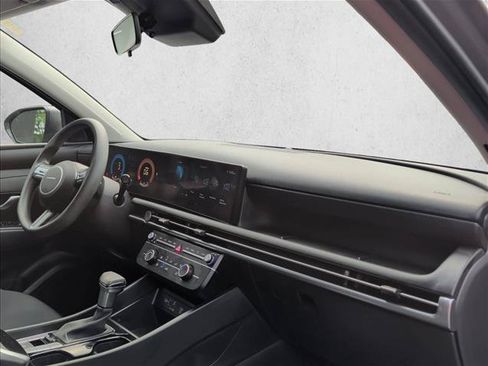 Used 2025 Hyundai Tucson SE FWD image 24