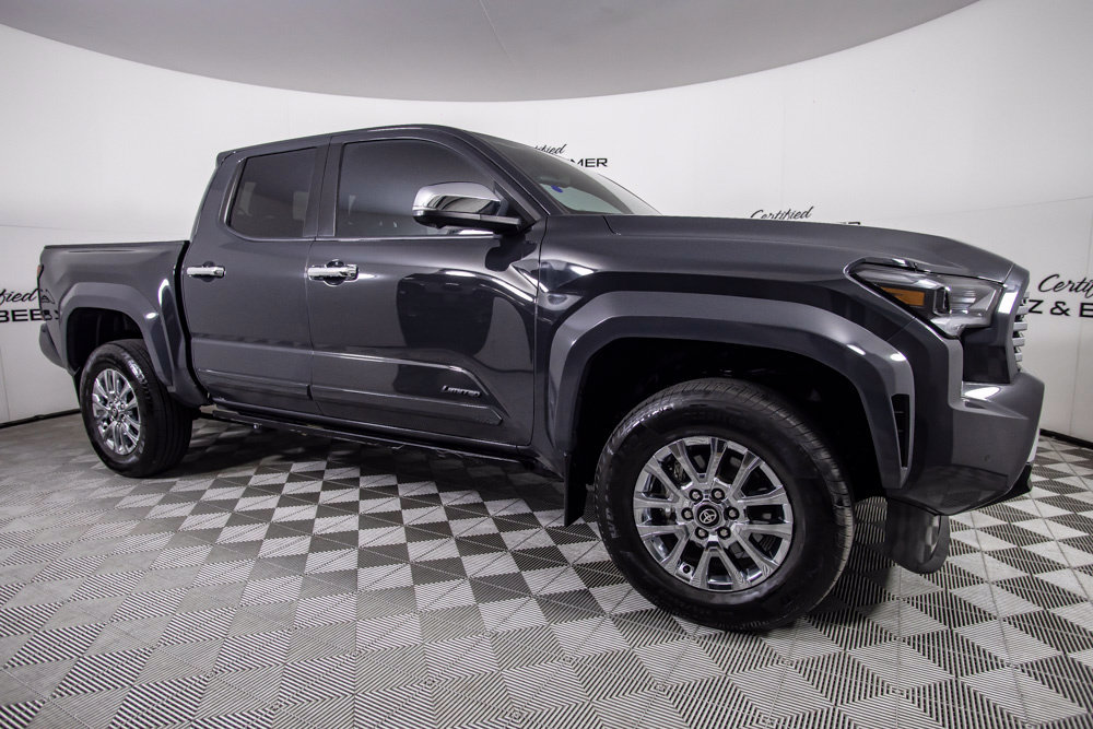 Used 2025 Toyota Tacoma Limited AWD/4WD image 2