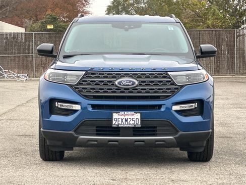 Certified 2022 Ford Explorer XLT w/ Equipment Group 202A image 10