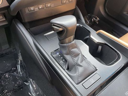 Used 2024 Lexus ES 350 w/ Premium Package image 42