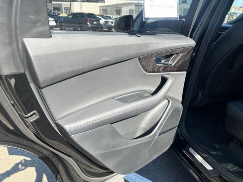 Used 2023 Audi Q7 3.0T Prestige AWD/4WD image 7