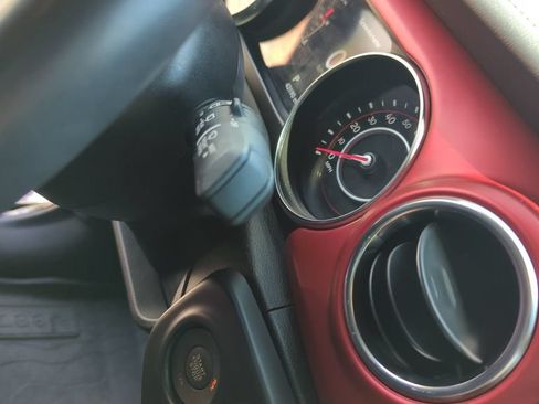 Used 2022 Jeep Wrangler Unlimited Rubicon AWD/4WD image 24