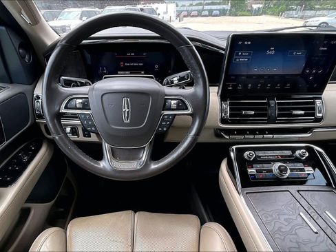 Used 2023 Lincoln Navigator Reserve RWD image 6