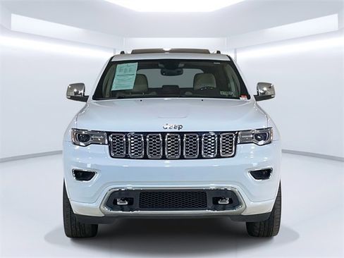 Used 2018 Jeep Grand Cherokee Overland image 2