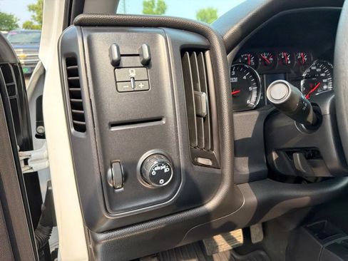 Used 2016 Chevrolet Silverado 1500 Custom w/ Custom Convenience Package AWD/4WD image 15