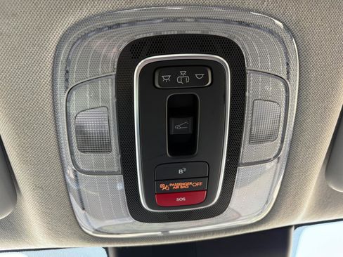 Used 2024 Hyundai Elantra SEL w/ Convenience Package image 36