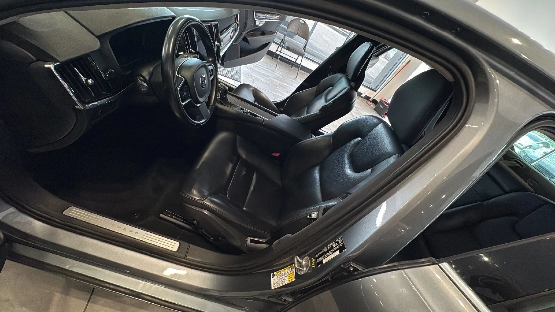 Used 2018 Volvo S90 T6 Momentum AWD/4WD image 21