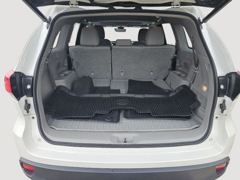 Used 2018 Toyota Highlander XLE image 26