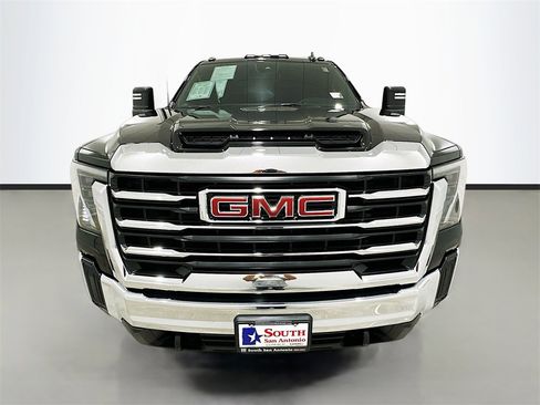 Used 2025 GMC Sierra 2500 SLE w/ Preferred Package image 2