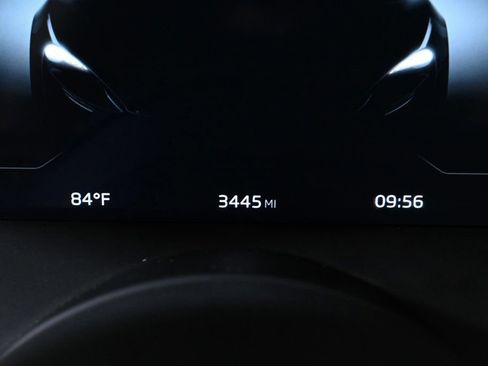 Used 2024 McLaren Artura image 11