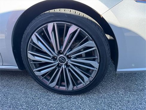 Used 2023 Nissan Altima 2.5 SL image 2