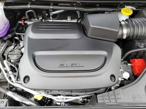 New 2026 Chrysler Pacifica Select AWD/4WD image 37