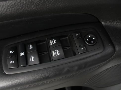 Used 2021 Jeep Grand Cherokee Laredo X image 14