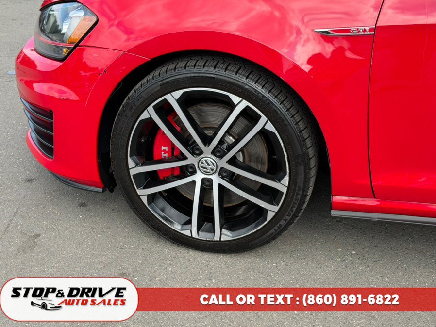 Used 2017 Volkswagen GTI SE FWD image 9