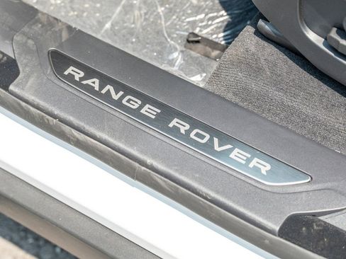 New 2026 Land Rover Range Rover Velar Dynamic SE image 15
