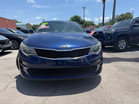Used 2017 Kia Optima LX w/ Driver Convenience Package FWD image 2