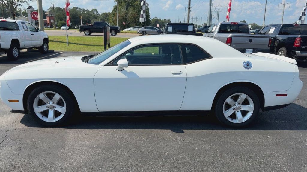 Used 2013 Dodge Challenger SXT RWD image 5