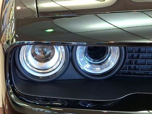 Used 2023 Dodge Challenger SRT Hellcat w/ Driver Convenience Group image 9