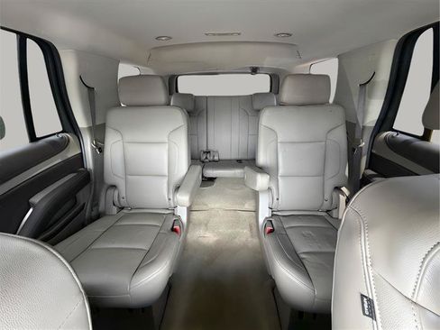 Used 2018 Chevrolet Tahoe LT w/ Luxury Package RWD image 58