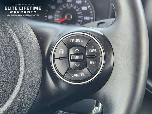 Used 2020 Kia Soul GT-Line FWD image 28