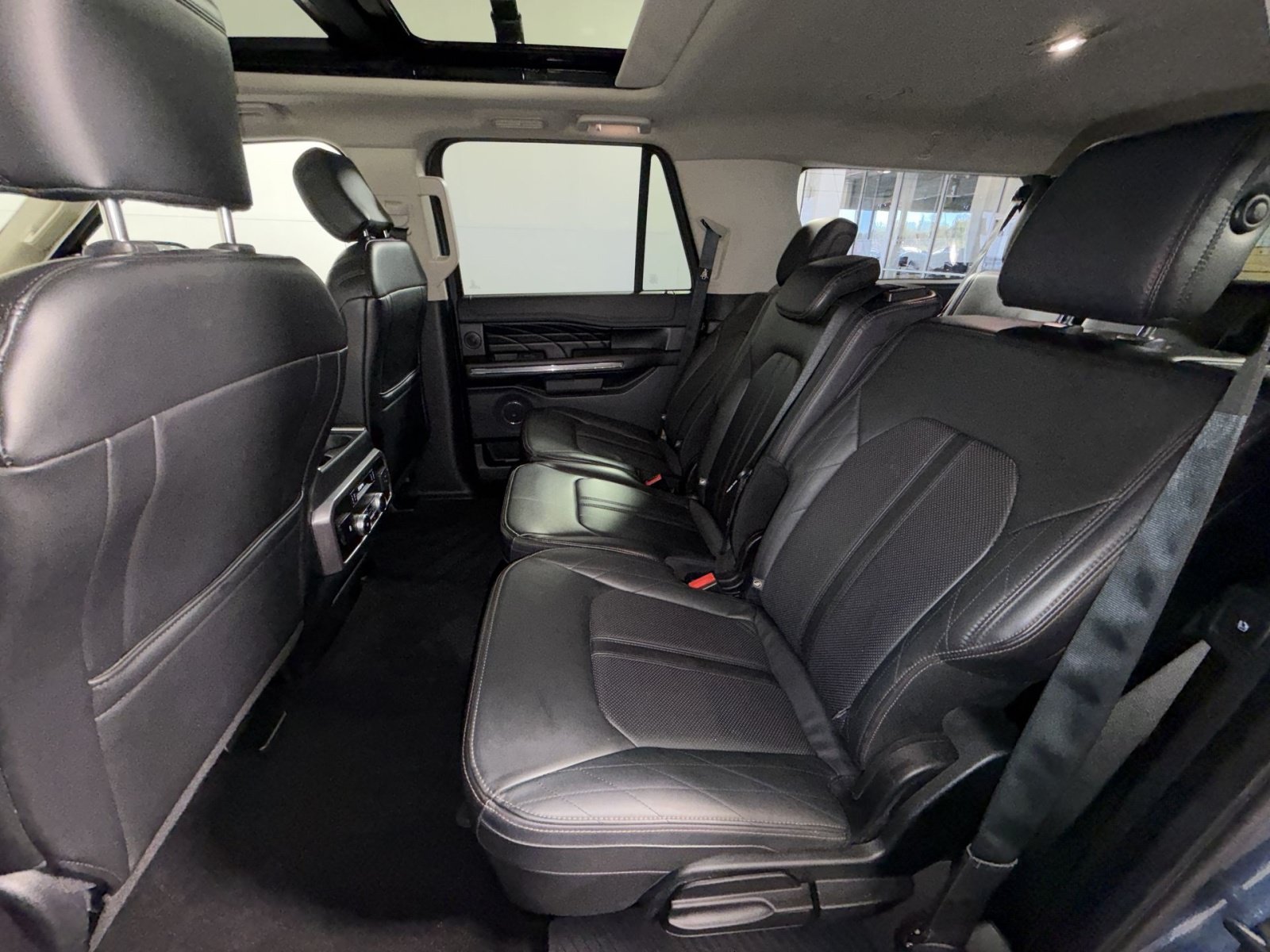 Used 2019 Ford Expedition Max Platinum AWD/4WD image 19