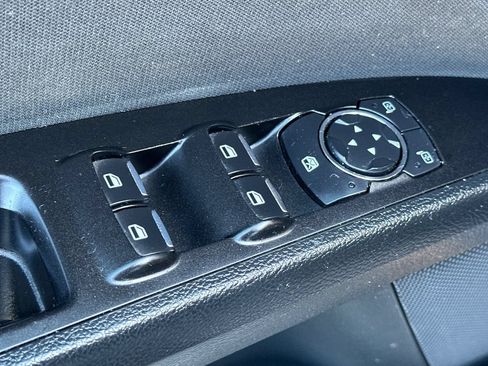 Used 2017 Ford Fusion SE w/ Fusion SE Technology Package FWD image 14
