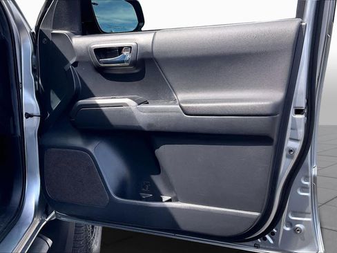 Used 2023 Toyota Tacoma TRD Sport image 22