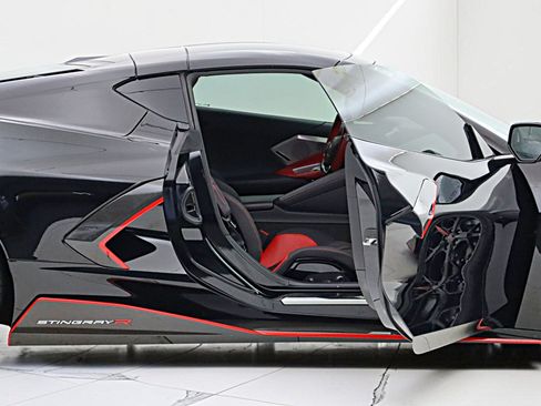 Used 2020 Chevrolet Corvette Stingray Premium Cpe w/ 3LT Preferred Equipment Group RWD image 17