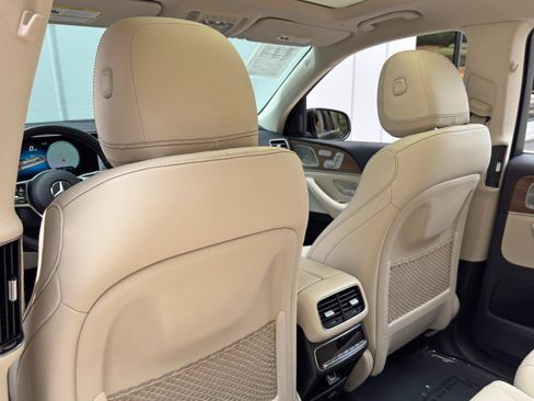Used 2022 Mercedes-Benz GLS 450 4MATIC image 41