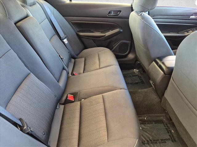 Used 2025 Nissan Altima 2.5 SV FWD image 25